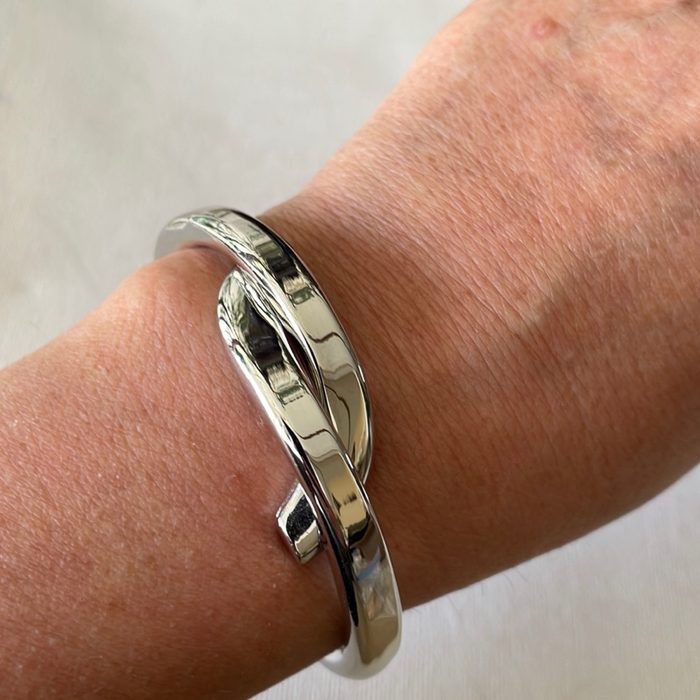 COPY - NWT Gorgeous cuff bracelet.